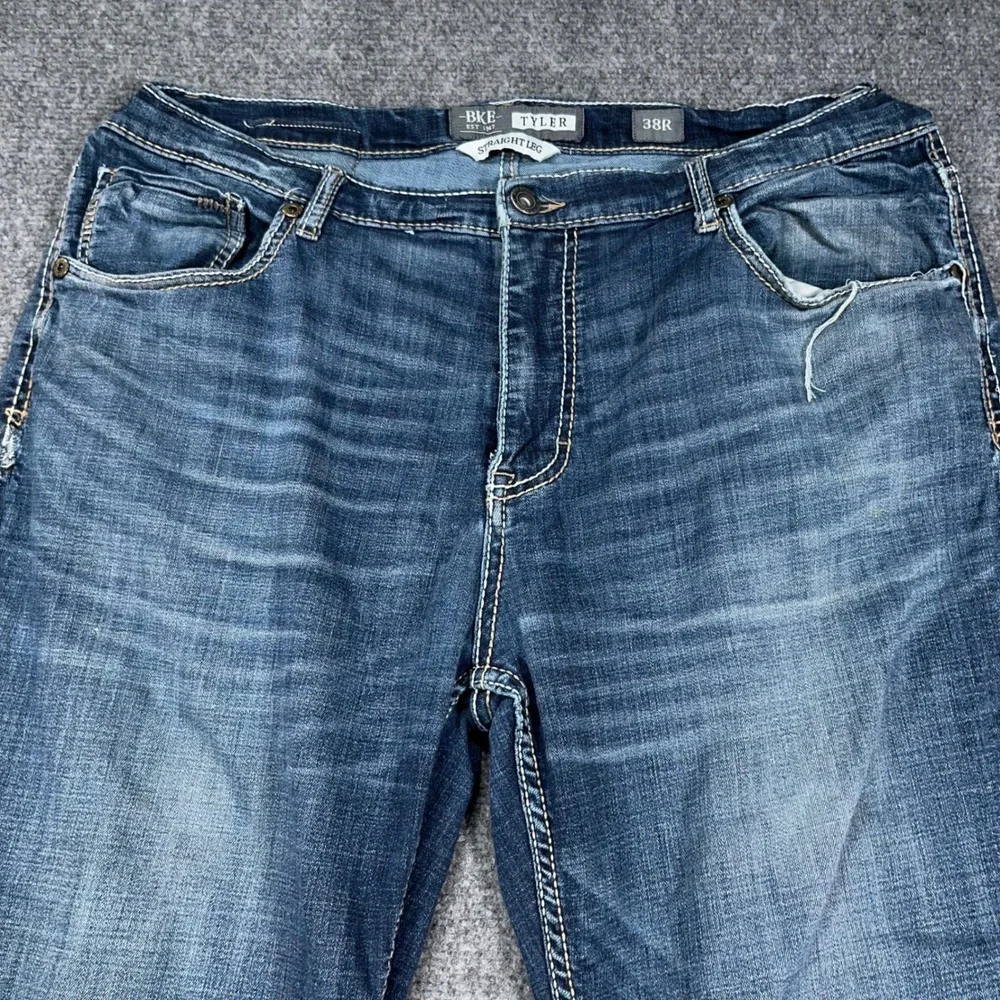 BKE Tyler Straight Leg Jeans Mens 38Rx Distressed Whisker Wash Blue